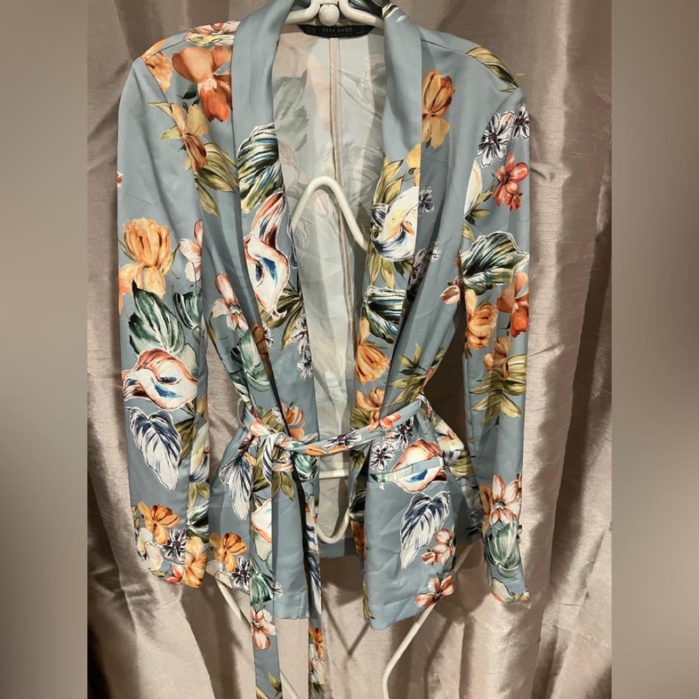 Zara basic floral blazer